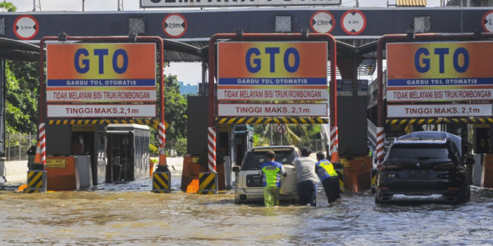 banjir kembali melanda jakarta dan bekasi